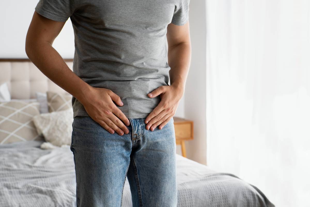 side-view-man-dealing-with-std (1)