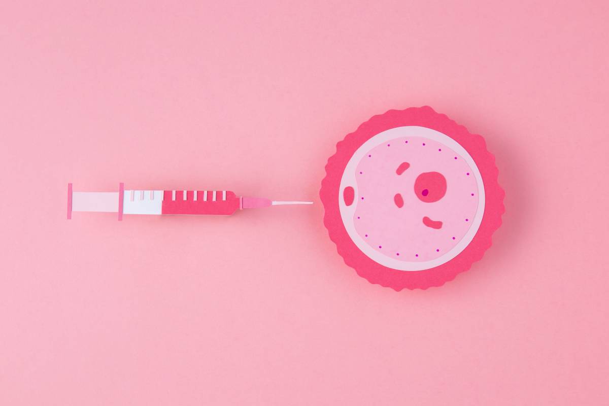 top-view-fertility-concept-with-pink-background (1)